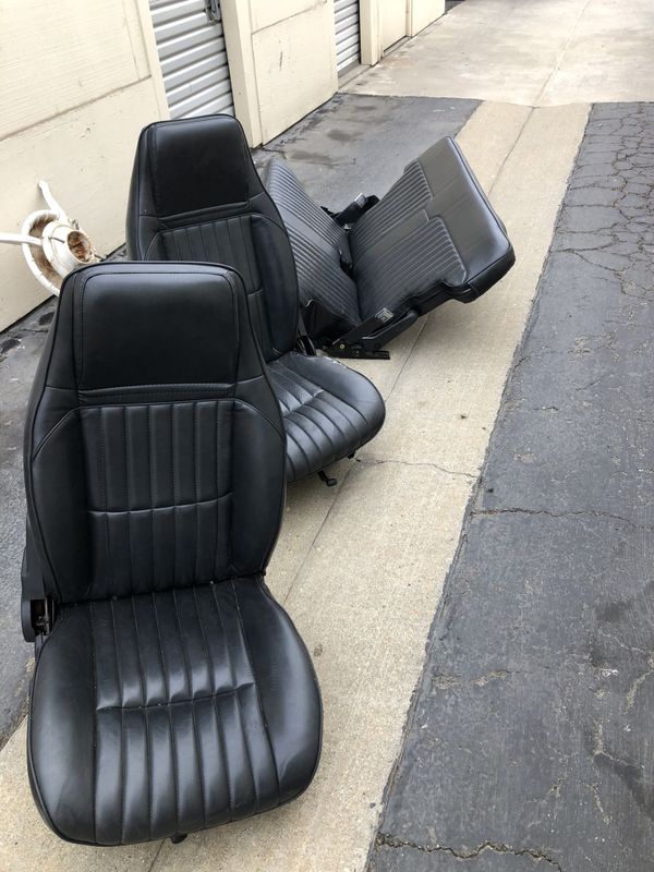 Chevy Bucket Seat ( 1985 Chevy S10 Blazer Sears for Sale in Los