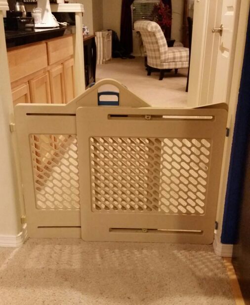 Fisher Price baby / pet gate for Sale in Marysville, WA OfferUp