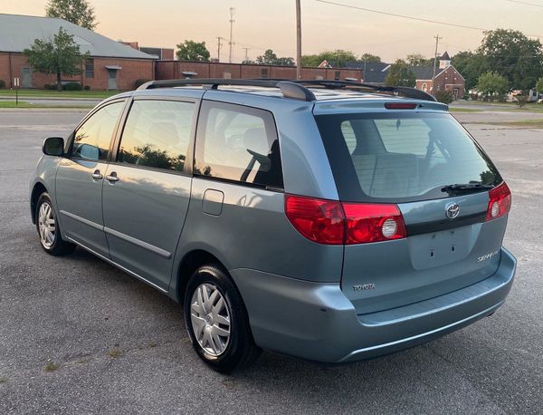 2006 TOYOTA SIENNA for Sale in West Columbia, SC - OfferUp