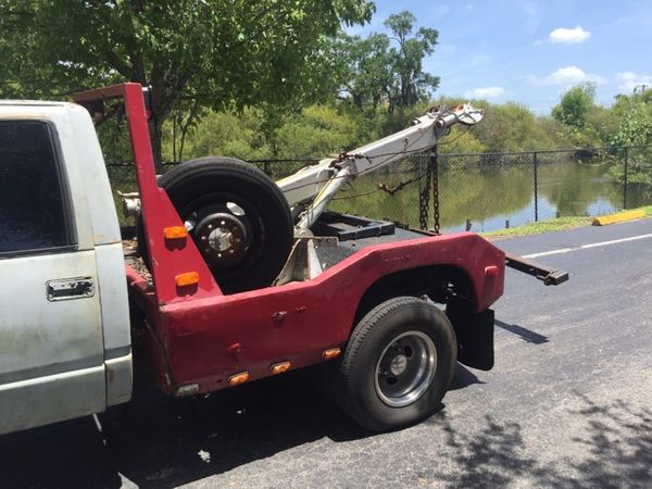 Holmes Tow Wrecker Body Bed w/ Wheel Lift for Sale in Tampa, FL - OfferUp