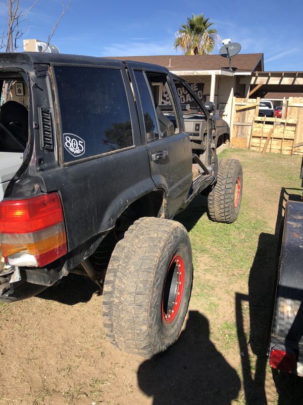 jeep grand cherokee rock climbing