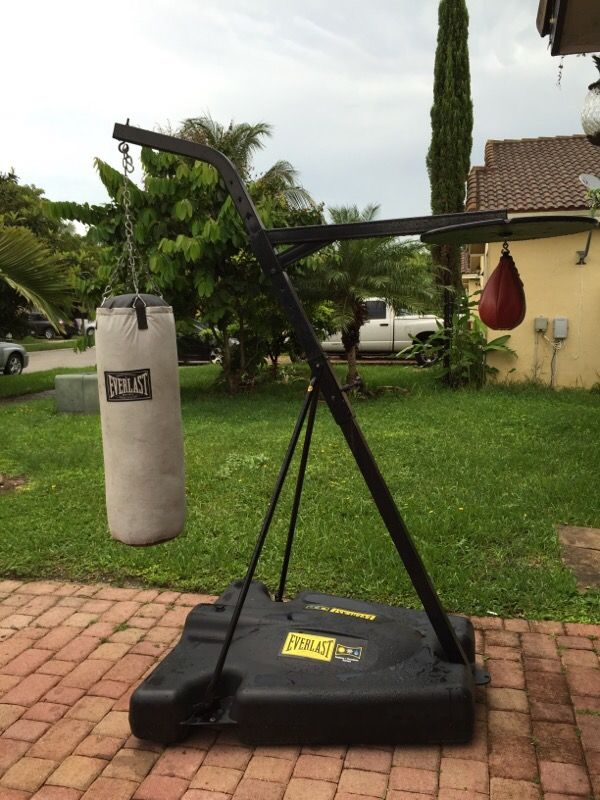 Everlast indoor outdoor boxing equipment for Sale in Miami, FL OfferUp