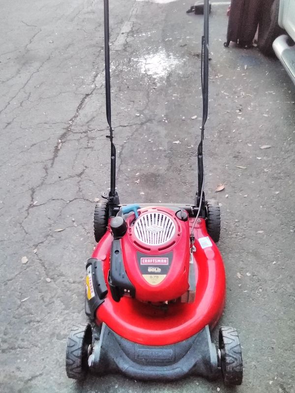 Craftsman gold 6.75 self-propelled lawn mower for Sale in Pinole, CA