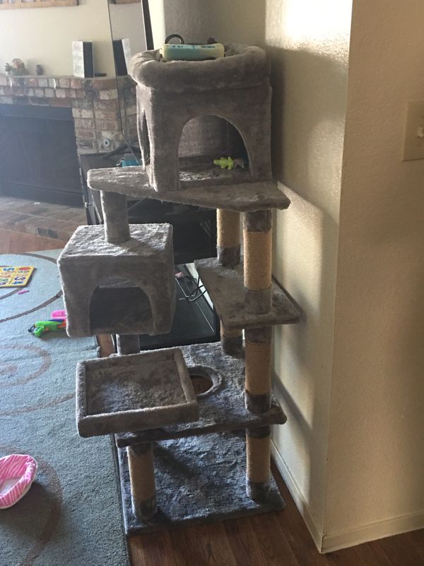 Cat tower for Sale in Las Vegas, NV OfferUp