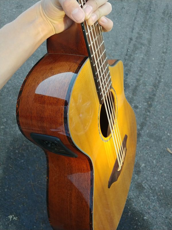 Breedlove Studio 12 String Guitar (Requinto) for Sale in Phoenix, AZ