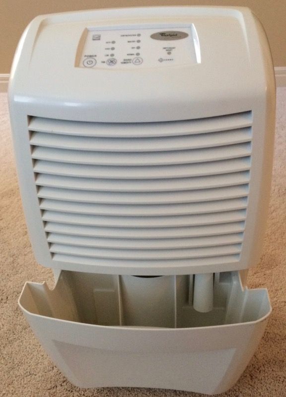Whirlpool Gold (Energy Star) Accudry Dehumidifier for Sale in Maize, KS