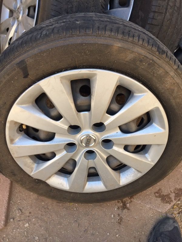 2014 Nissan Sentra Tires