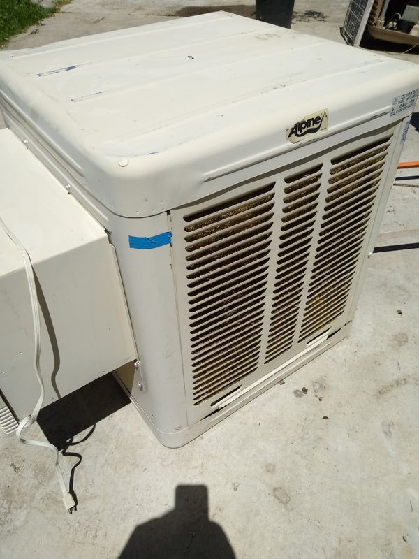 Swamp cooler for the roof garage patio restaurant 4000 cfm for Sale in