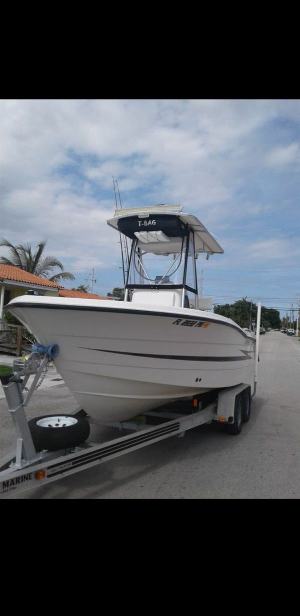 2000 Hydra sport vector 20 foot for Sale in Miami, FL - OfferUp