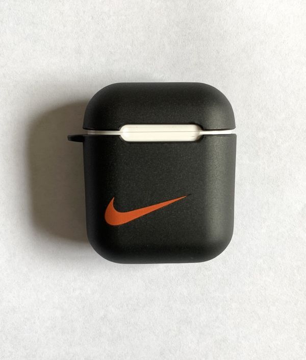 AirPods 2 (w/Nike case) for Sale in Pearland, TX - OfferUp