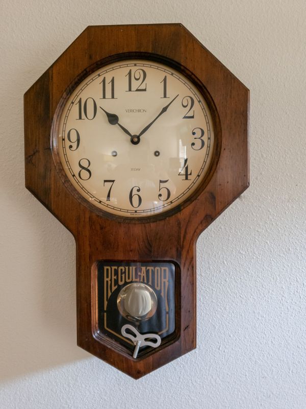 verichron quartz westminster chime wall clock for Sale in Grand Prairie