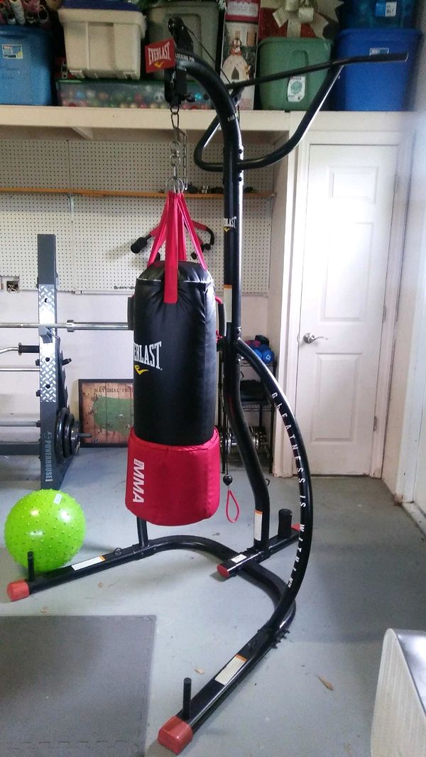 Everlast® Mma Omnistrike Stand With Heavy Bag Iucn Water