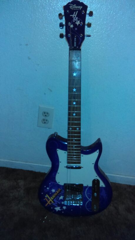 HANNAH MONTANA electric guitar for Sale in Fresno, CA - OfferUp