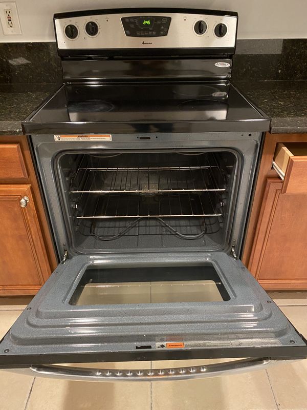 Amana Brand 4 piece appliance set 800...good condition for Sale in