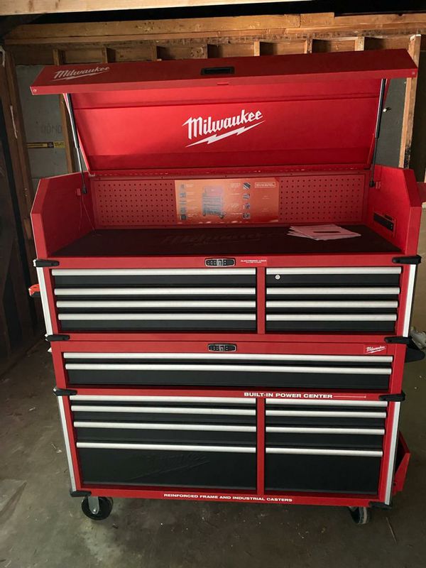 61 inch milwaukee tool box