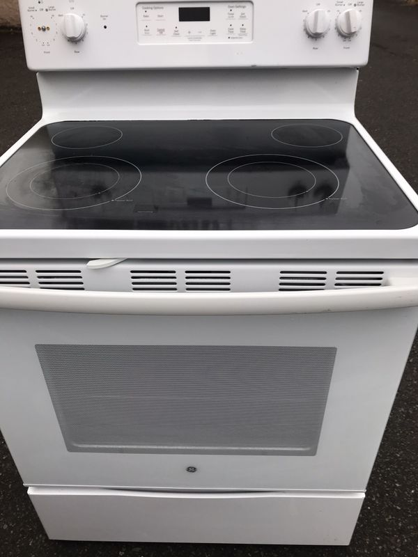 LIKE NEW! GE white ceramic glass top stove oven range DELIVERY for Sale