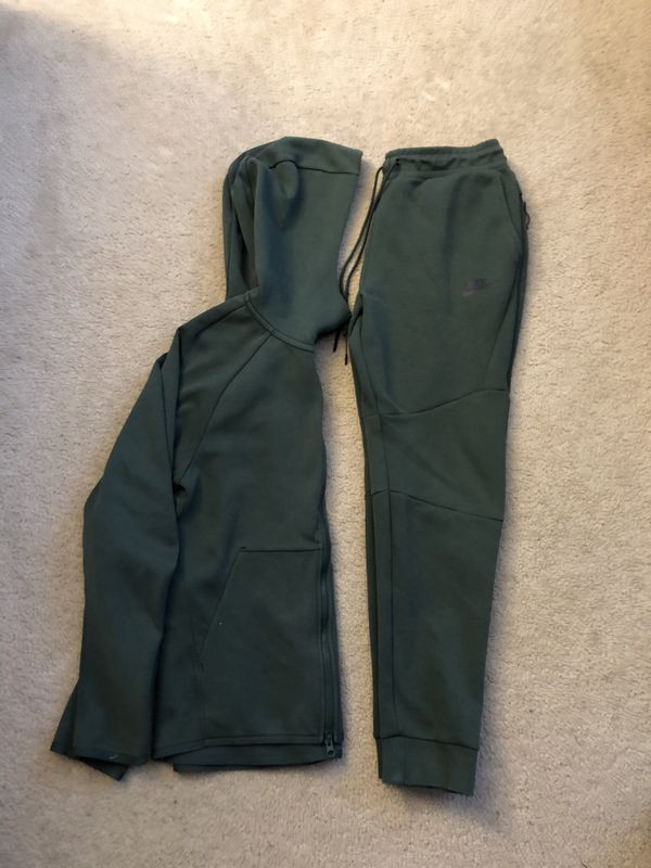 forest green nike sweatsuit