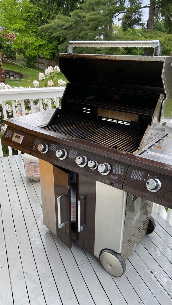JennAir BBQ Grill 4 Burner Propane Barbecue FREE for Sale in Bellevue
