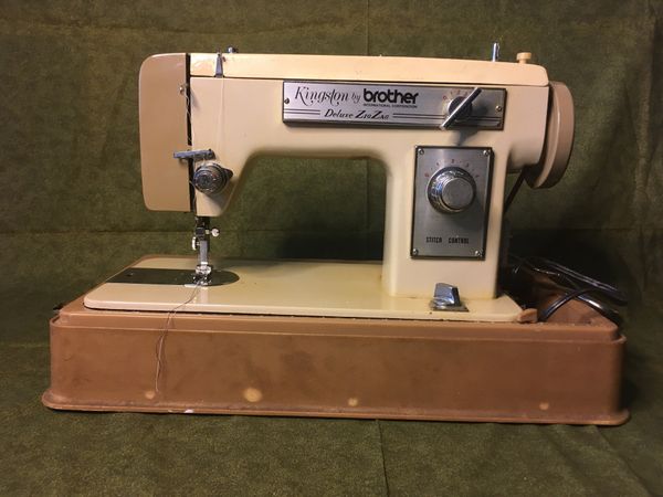 Kingston brother deluxe sewing machine for Sale in Norfolk, VA - OfferUp