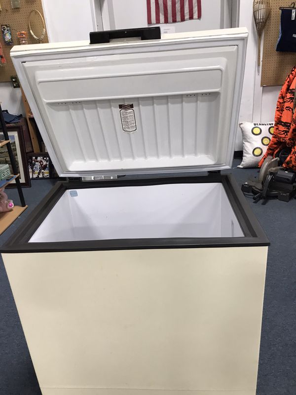 AMANA DEEP FREEZE CHEST FREEZER for Sale in Kentwood, MI - OfferUp