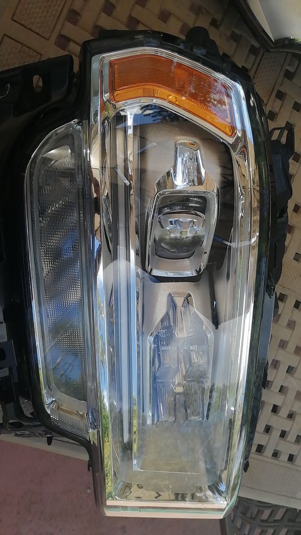20192020 Dodge ram 2500 and 3500 headlight full LED passenger side