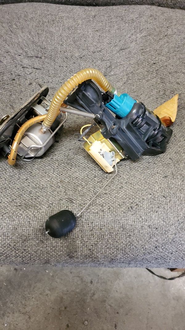 2003 HARLEY DAVIDSON SOFTAIL FUEL PUMP ASSEMBLY for Sale in Los Angeles