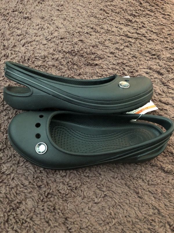 Crocs girls shoes size J3 black for Sale in Chula Vista, CA - OfferUp