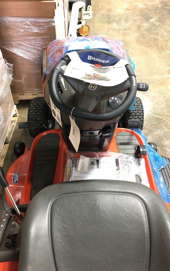 Brand New Husqvarna YTH18542 18.5HP Hydrostatic 42in Riding Lawn