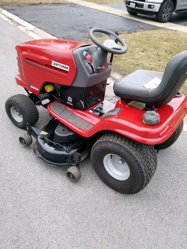 Craftsman Dlt2000 Riding Mower at Craftsman Tractor
