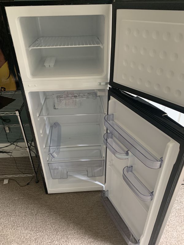 New 7.5 cubic feet refrigerator (RCA) for Sale in Cleveland, OH - OfferUp