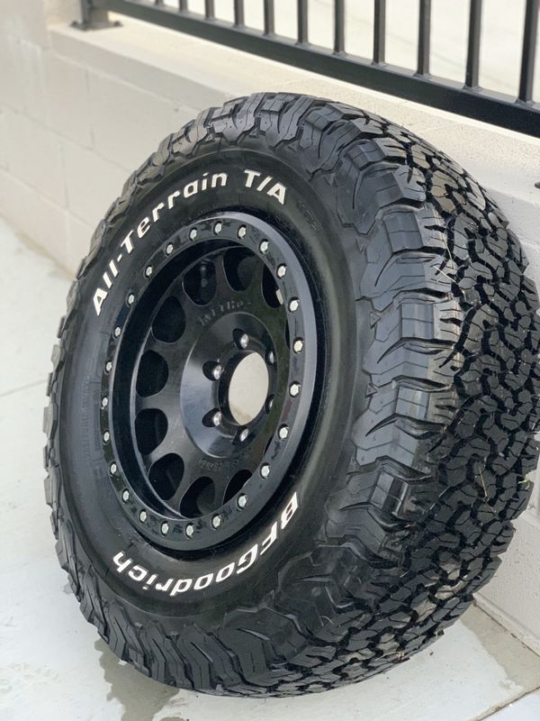 Method Beadlock Wheel 105 and BF KO2 Tire (Brand New) 285/70/17 for