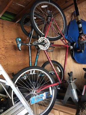 26 in wheel red specialized stump jumper mountain bike, needs tires for Sale in Rossmoor, CA