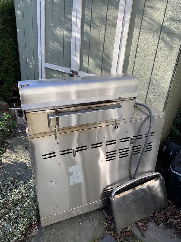 Kirkland Signature Gas Grill Model 7200193 for Sale in Seattle, WA