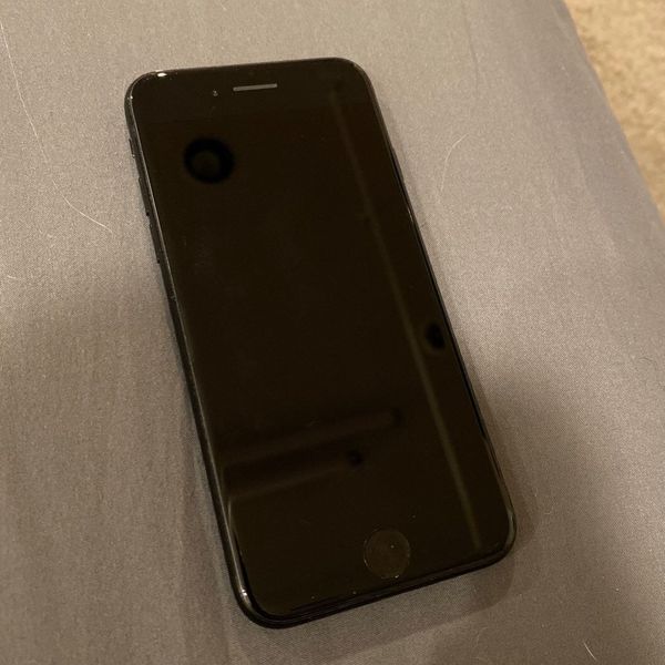 iPhone 8 Jet Black 64 GB Unlocked for Sale in Northbridge, MA - OfferUp