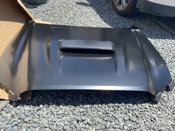 Toyota Tacoma Sport hood with scoop 2017-2021 for Sale in San Diego, CA ...