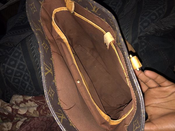 Authentic Louis Vuitton hand bag for Sale in Philadelphia, PA - OfferUp
