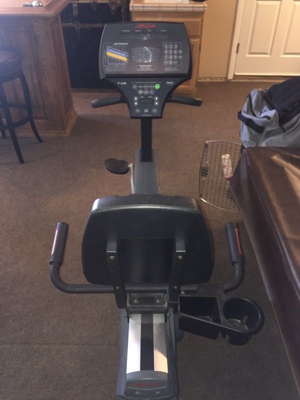 LIFE FITNESS R9i RECUMBENT LifeCycle EXERCISE BIKE for Sale in ...