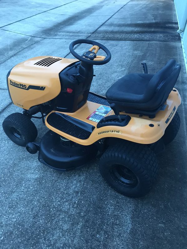 POULAN PRO HYDROSTATIC TRACTOR 42 INCH RIDING LAWN MOWER for Sale in