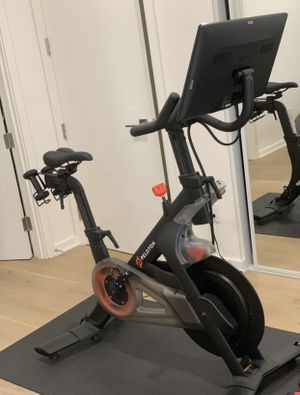 Peloton bike Gen 3 for Sale in Los Angeles, CA