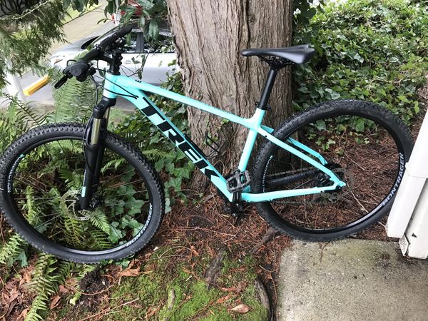 2019 Trek Marlin 6 Womenâs - Mountain Bike for Sale in Bremerton, WA 