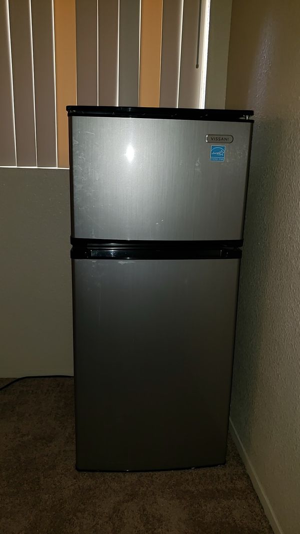 Vissani Mini Fridge for Sale in Indio, CA OfferUp