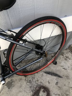TREK,7.5FX mediano bien lijera, completamente de aluminio y en perfectas, condiciones pido 280 a mejor oferta for Sale in Montebello, CA