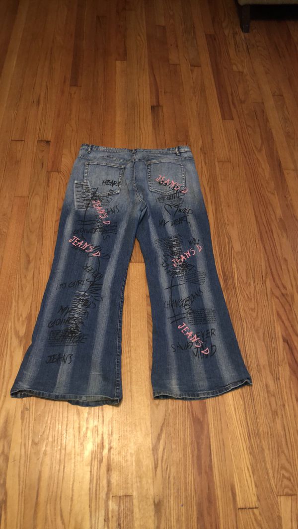 Women’s Zoey & Beth size 22 jeans with spray paint looking graphics on ...