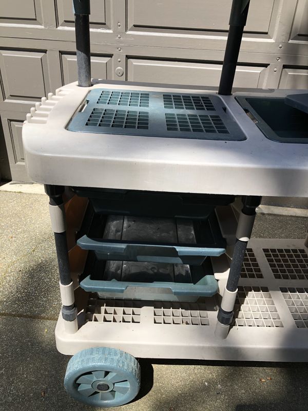Garden Potting Bench, Rubbermaid for Sale in Cascade-Fairwood, WA - OfferUp