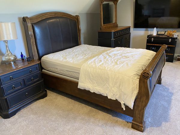 Ashley Furniture Rowley Creek bedroom set for Sale in Frankfort, IL