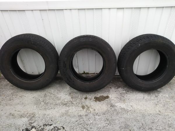 3 good tires 195 75 15 chip prise for Sale in Orlando, FL - OfferUp