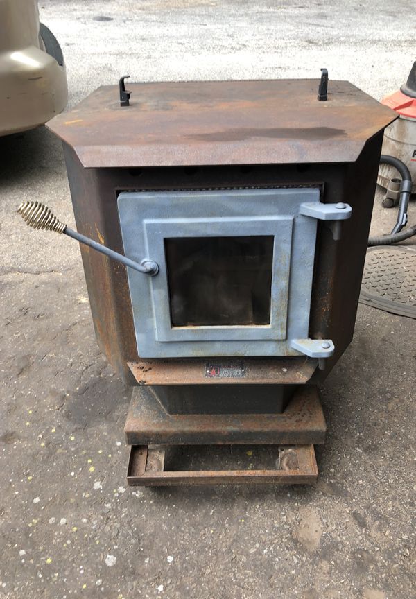 Used England stove works wood pellet stove w/ 11 bags of pellets for Sale in Acton, MA OfferUp