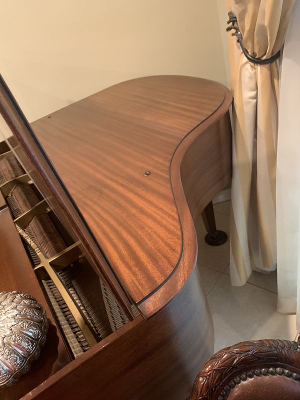 Piano for sale baby grand brown for Sale in Woodland Hills, CA - OfferUp