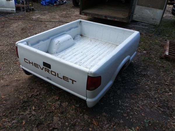 19992003 chevy s10 truck bed with tailgate for Sale in Conroe, TX