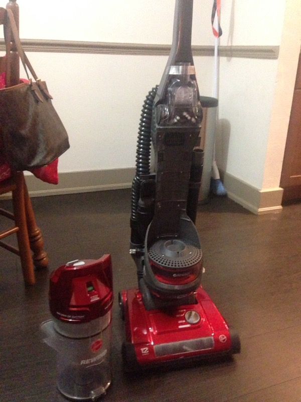 Hoover Elite Rewind Bagless Upright Vacuum, UH71012 for Sale in Tampa